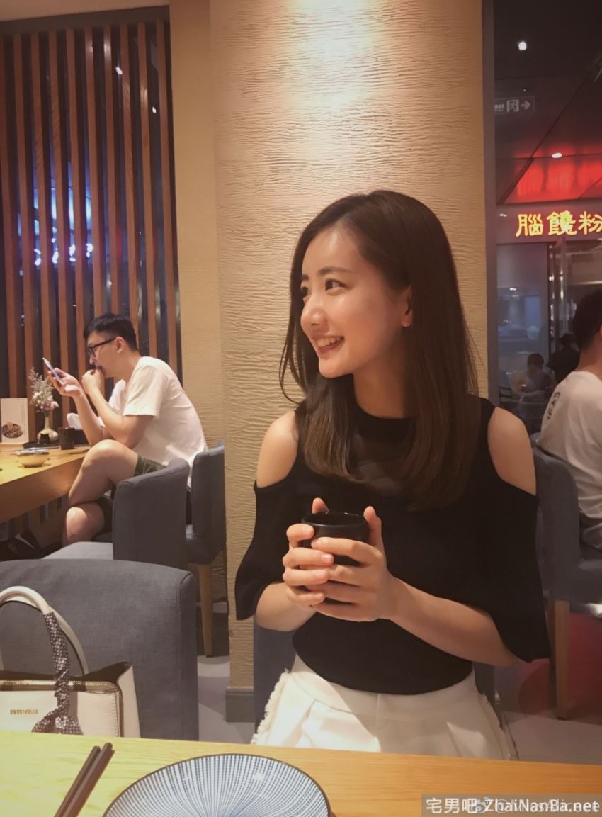 美女记者 熊黎 MissAliceee 
